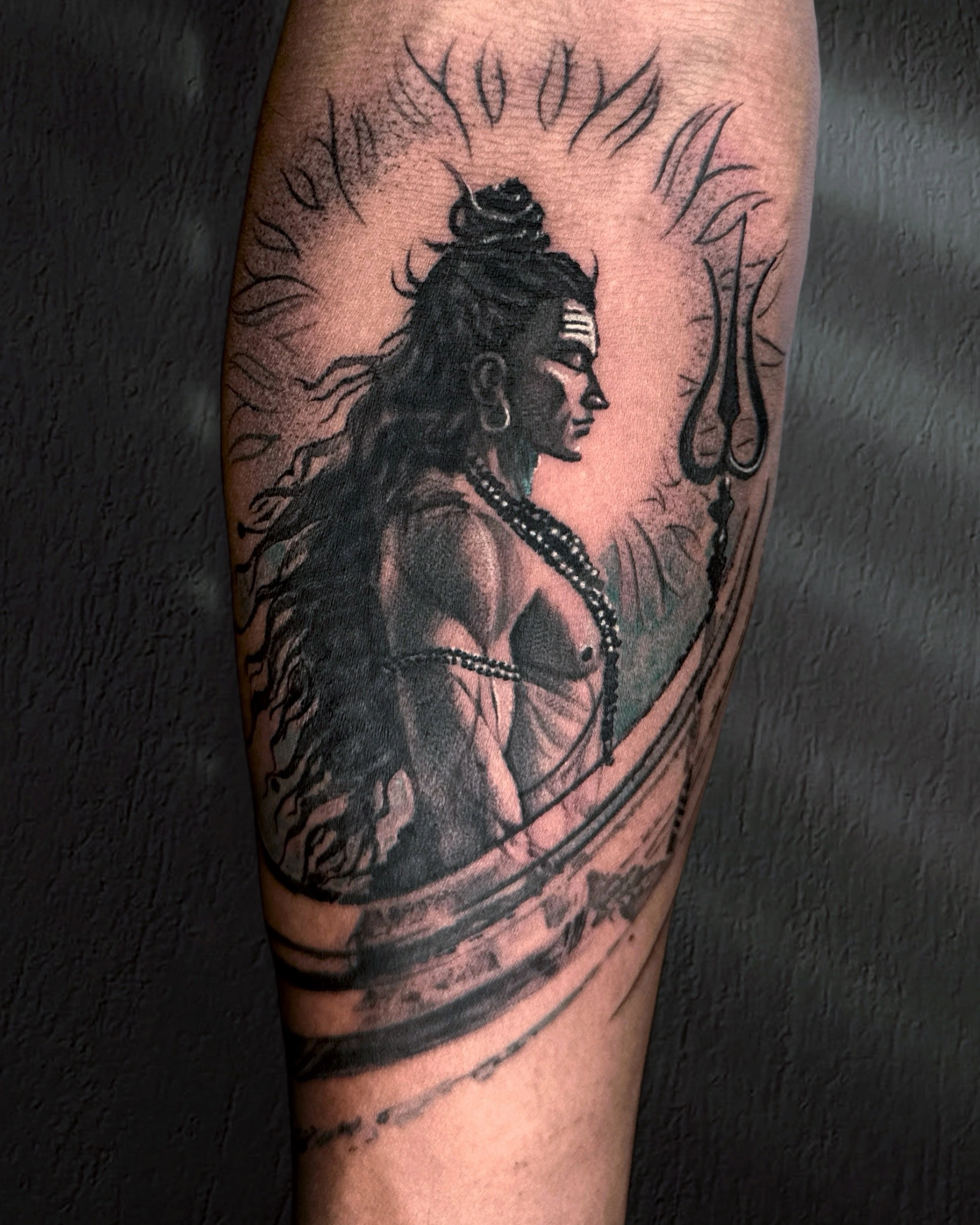 Best Shiva Tattoo in Pune – Custom Mahadev Tattoos by Moulee’s Tattoo Art Studio